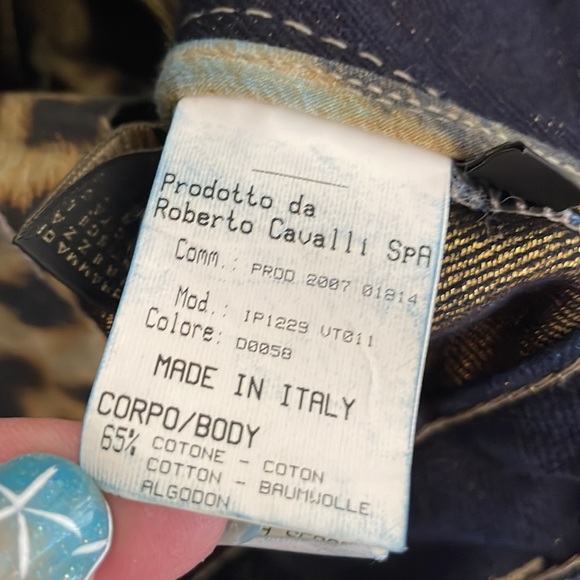 Roberto Cavalli dark wash jeans, good stitching-EU 42/US 6-34” inseam-like new - Picture 6 of 6
